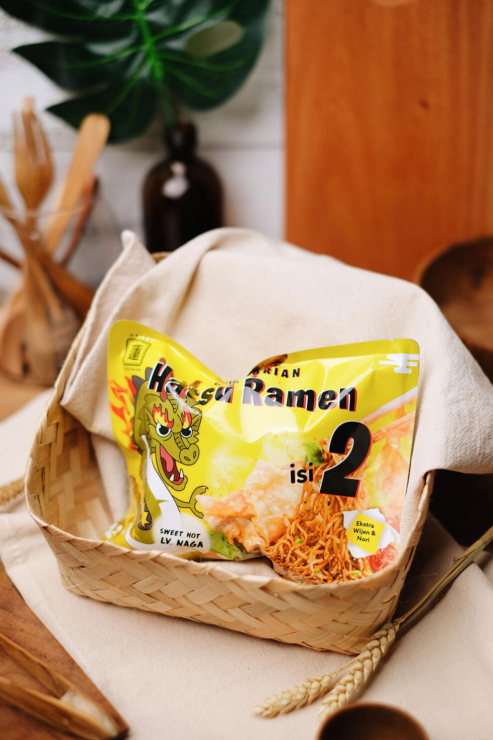 Gambar Varian Mie Pedas Manis Hatsu Ramen